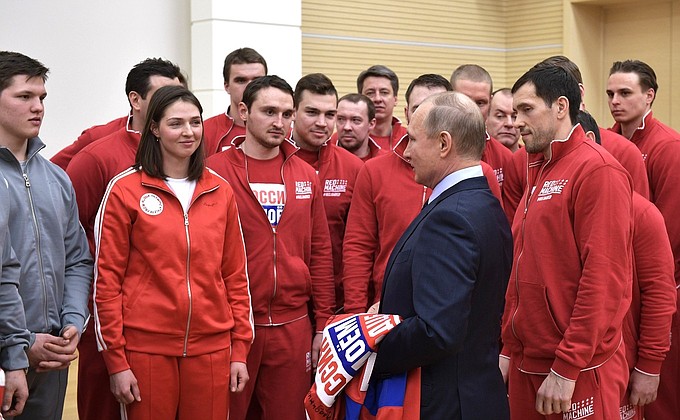На встрече с российскими спортсменами – участниками XXIII Олимпийских зимних игр 2018 года в Пхёнчхане.