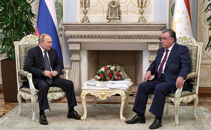 Встреча с Президентом Таджикистана Эмомали Рахмоном