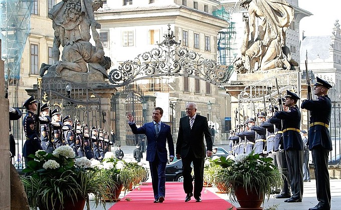 С Президентом Чехии Вацлавом Клаусом перед началом переговоров с Президентом США Бараком Обамой.