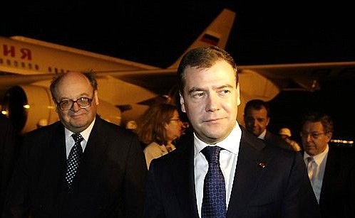Arrival in Rio de Janeiro. On the left: Vladimir Tyurdenev, Russian Ambassador to Brazil.