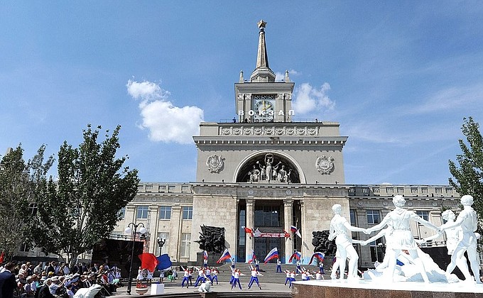 Церемония открытия воссозданного фонтана «Детский хоровод».