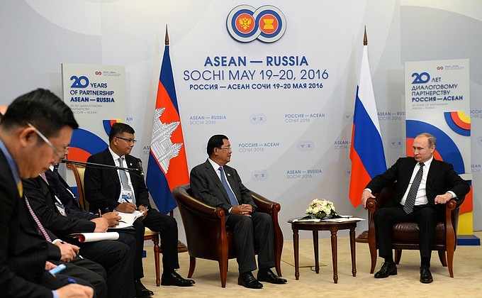 Meeting with Prime Minister of Cambodia Hun Sen.