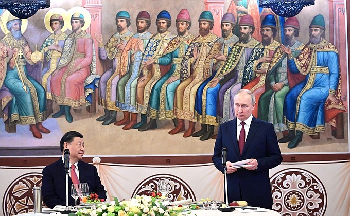Выступления на государственном обеде от имени Президента России Владимира Путина в честь Председателя КНР Си Цзиньпина