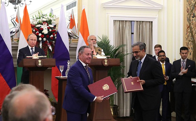 Vladimir Putin and Narendra Modi attended a ceremony held to exchange documents signed during the Russian President’s official visit to India.