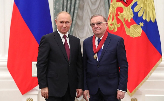 The Order for Services to the Fatherland, II degree, is presented to Vladimir Shevchenko.