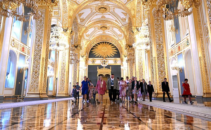 Участники встречи побывали на экскурсии в Кремле.