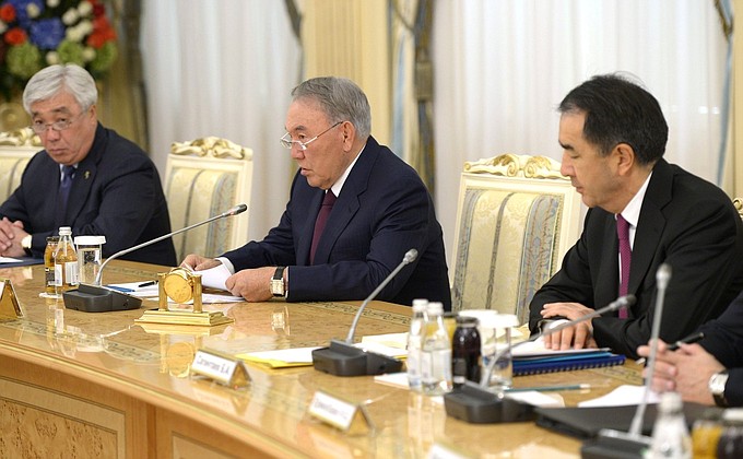 Российско-казахстанские переговоры в расширенном составе.