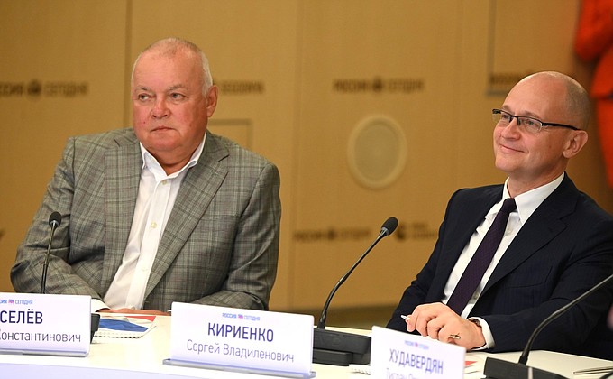 Deputy Chief of Staff of the Presidential Executive Office Sergei Kiriyenko, right, and Rossiya Segodnya Director General Dmitry Kiselev at the ceremony for signing the Voluntary Commitments by the founding companies of the Russian Alliance for the Protection of Children in the Digital Environment.