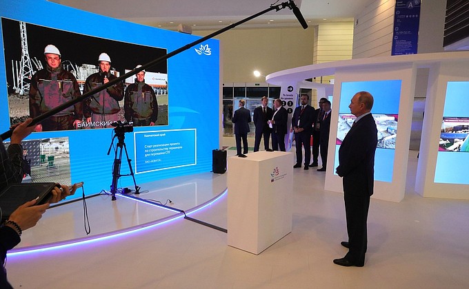 В режиме видеоконференции Владимир Путин принял участие в церемонии запуска работы агрокомплекса в Приморском крае и дал старт строительству двух производств.