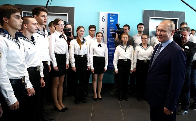 With cadets of the Far Eastern Maritime Training Centre of Admiral Nevelskoi Maritime State University.