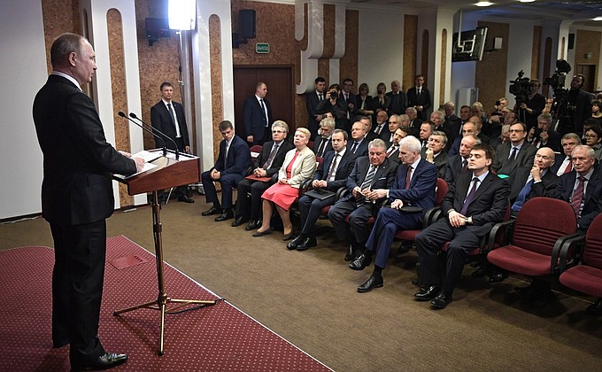 During his visit to Kurchatov Institute, the President delivered a speech at a joint meeting of the Russian Academy of Sciences Presidium and the Kurchatov Institute’s Scientific Council.