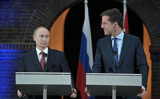 С Премьер-министром Нидерландов Марком Рютте на пресс-конференции по итогам российско-нидерландских переговоров.