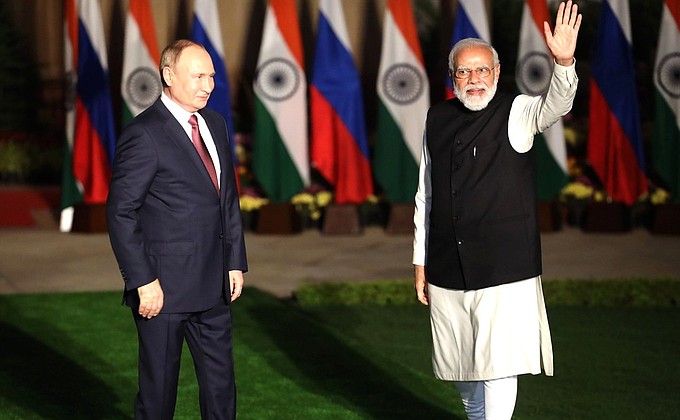 С Премьер-министром Индии Нарендрой Моди перед началом российско-индийских переговоров.
