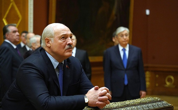 President of Belarus Alexander Lukashenko during the visit of CIS informal meeting participants to the State Russian Museum.