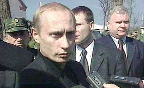 Владимир Путин ответил на вопросы журналистов после проведенного совещания с главами администраций районов и представителями командования Объединенной группировкой войск на Северном Кавказе.