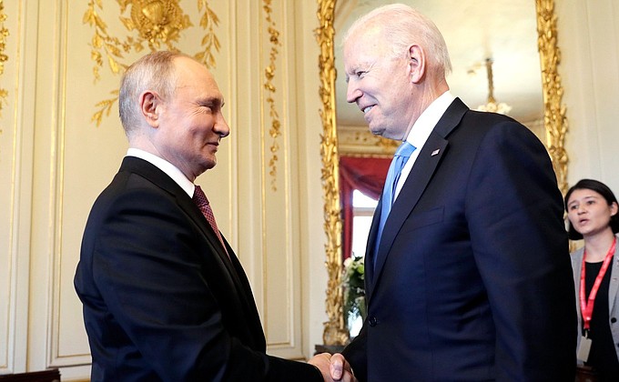 С Президентом Соединённых Штатов Америки Джозефом Байденом перед началом российско-американских переговоров.