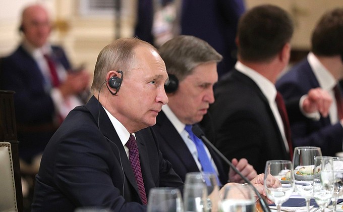 Российско-аргентинские переговоры в формате официального обеда. С помощником Президента Юрием Ушаковым.