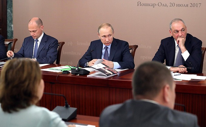 At a meeting of the Council for Interethnic Relations. With First Deputy Chief of Staff of the Presidential Executive Office Sergei Kiriyenko (left) and Deputy Chief of Staff of the Presidential Executive Office and Secretary of the Council for Interethnic Relations Magomedsalam Magomedov.