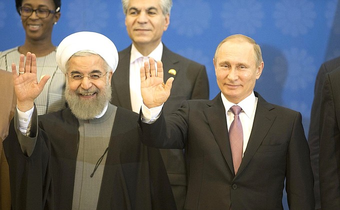 С Президентом Ирана Хасаном Рухани перед началом встречи глав государств и правительств стран – участниц Форума стран – экспортёров газа.
