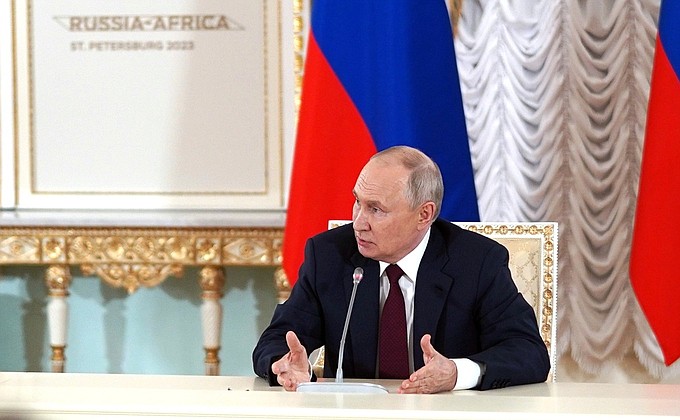 Following the Russia-Africa Summit Vladimir Putin spoke with journalists.