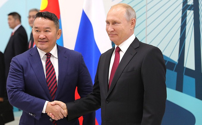 С Президентом Монголии Халтмагийн Баттулгой.