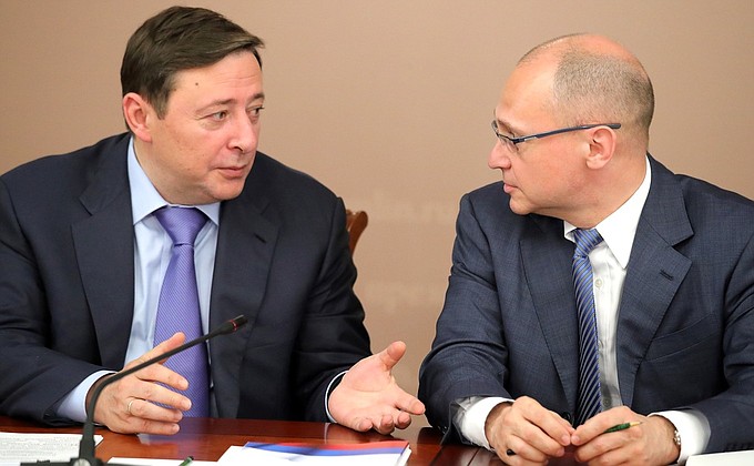 Deputy Prime Minister Alexander Khloponin and First Deputy Chief of Staff of the Presidential Executive Office Sergei Kiriyenko at a meeting of the Council for Interethnic Relations.