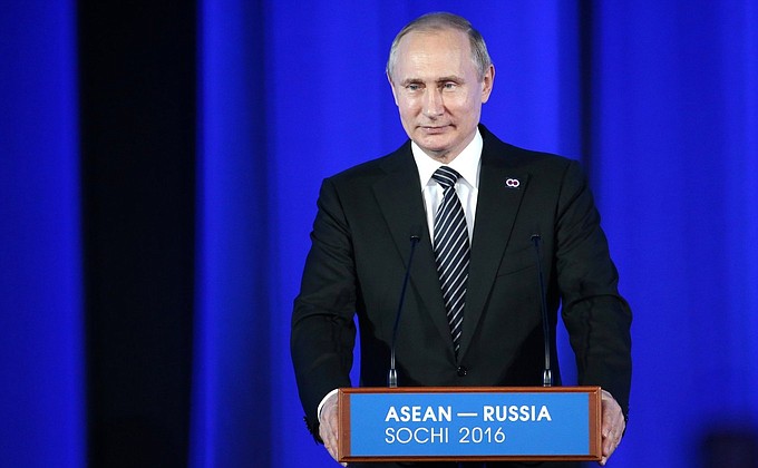 На торжественном приёме от имени Президента Российской Федерации Владимира Путина в честь глав делегаций – участников саммита Россия – АСЕАН.