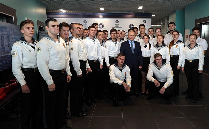 With cadets of the Far Eastern Maritime Training Centre of Admiral Nevelskoi Maritime State University.