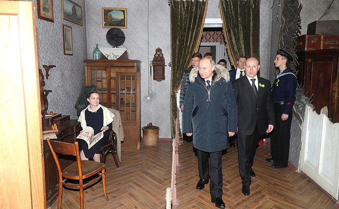 During a tour of an exhibit organized by the Lenrezerv patriotic association for the 75th anniversary of the complete liberation of Leningrad from the Nazi siege.