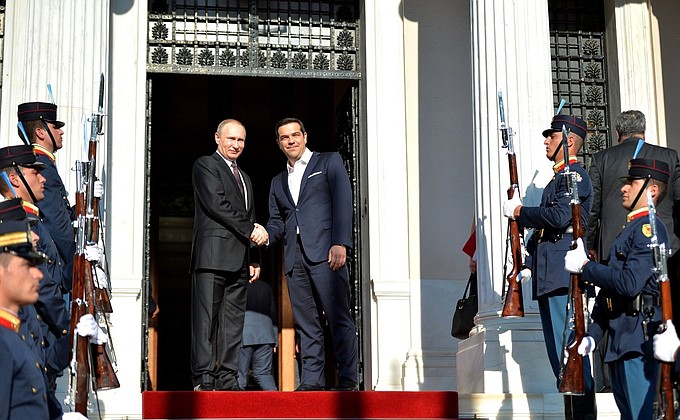 С Премьер-министром Греции Алексисом Ципрасом.