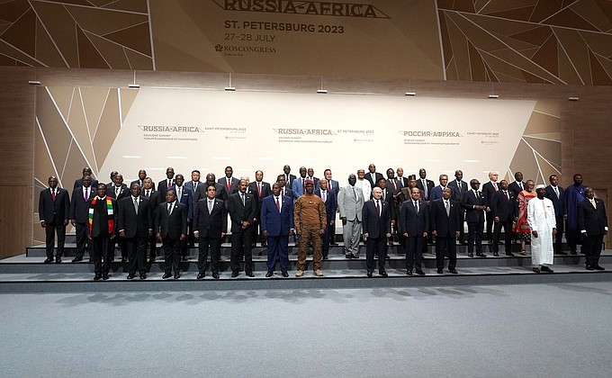 Before the plenary session, the heads of delegations attending the Russia–Africa Summit posed for photographs.