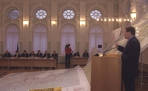 Выступление губернатора Санкт-Петербурга Владимира Яковлева на заседании Государственной комиссии по подготовке к празднованию 300-летия Санкт-Петербурга.