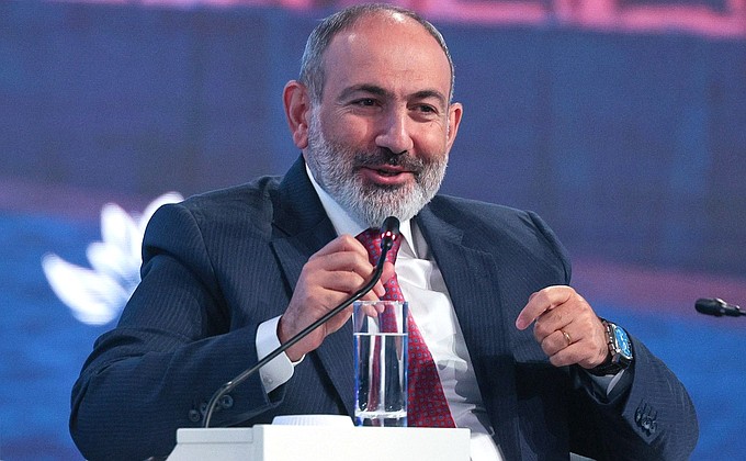 Prime Minister of Armenia Nikol Pashinyan during the Eastern Economic Forum plenary session.