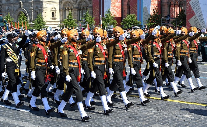 Парадный расчёт армии Индии на военном параде в ознаменование 75-й годовщины Победы в Великой Отечественной войне.