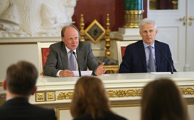 The winners of the 2016 Russian Federation National Awards for outstanding achievements in science and technology, literature and the arts, and humanitarian work were announced at a special briefing at the Kremlin by Presidential Aide Andrei Fursenko and member of the Presidential Council for Culture and the Arts Presidium and Presidential Adviser Vladimir Tolstoy.