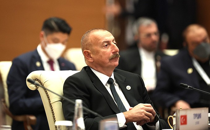 Президент Азербайджана Ильхам Алиев на заседании Совета глав государств – членов ШОС в расширенном составе.