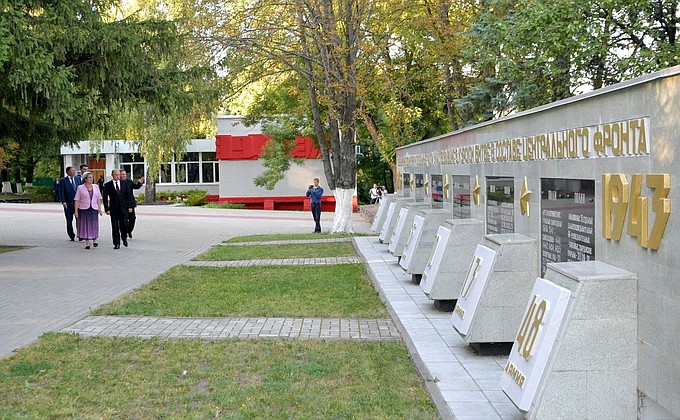 Во время посещения музея-мемориала «Командный пункт Центрального фронта».