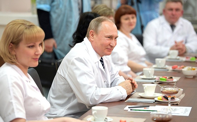 While visiting the new perinatal centre at Bryansk City Hospital No. 1, Vladimir Putin had a brief conversation with the staff.