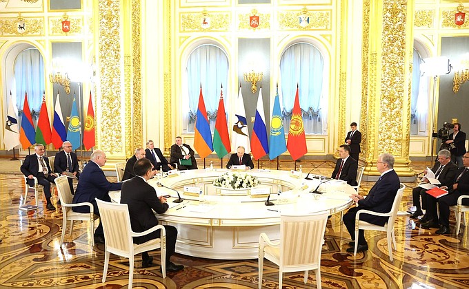 Supreme Eurasian Economic Council meeting in narrow format.