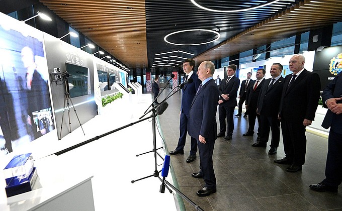 During his visit to the exhibition at the Intelligent Electronics – Valdai ISTC, Vladimir Putin participated, via video link, in an opening ceremony for the Federal Technology Park for Vocational Training in Kaluga.