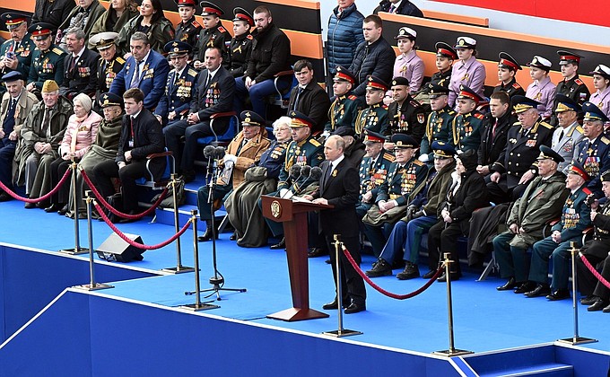 Выступление на военном параде в ознаменование 77-й годовщины Победы в Великой Отечественной войне.