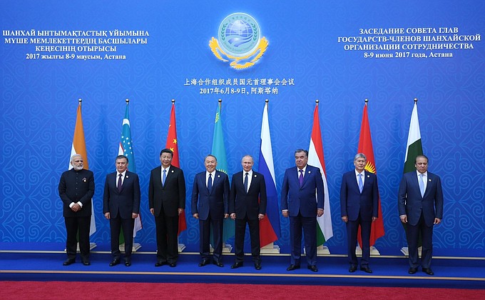На саммите утверждено постоянное членство Индии и Пакистана в Шанхайской организации сотрудничества.
