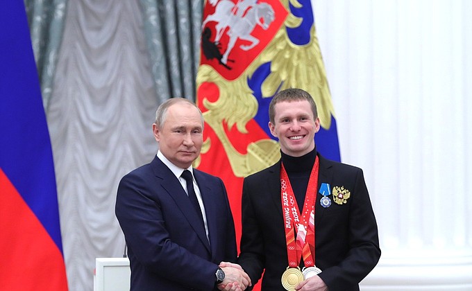 At ceremony for presenting state decorations to gold medallists of the XXIV Olympic Winter Games in Beijing. Denis Spitsov, the 2022 Winter Olympics gold medallist in cross-country skiing 4×10 km relay, silver medallist in the 30 km skiathlon, Merited Master of Sport of Russia, is awarded the Order of Honour.