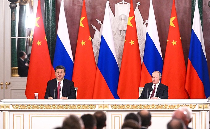 Президент России и Председатель КНР сделали заявления для прессы.