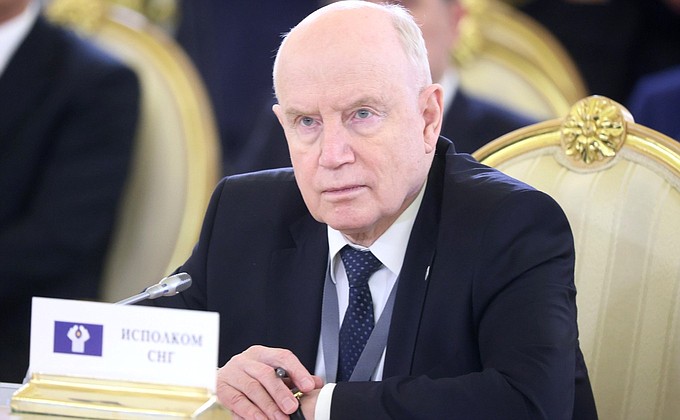Исполнительный секретарь СНГ Сергей Лебедев на заседании Высшего Евразийского экономического совета в расширенном составе.