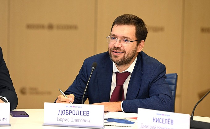Mail.Ru Group General Executive Director Boris Dobrodeyev at the ceremony for signing the Voluntary Commitments by the founding companies of the Russian Alliance for the Protection of Children in the Digital Environment.