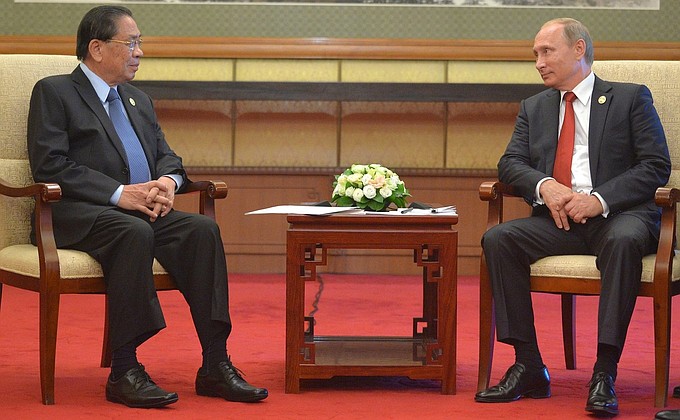 Встреча с Президентом Лаоса Тюммали Сайнясоном.