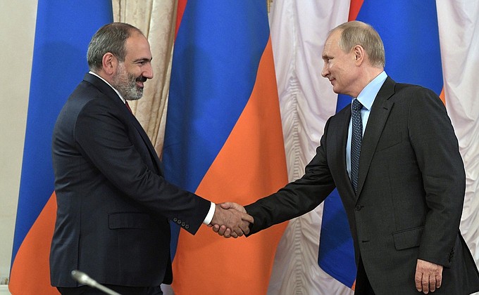 C Премьер-министром Армении Николом Пашиняном.