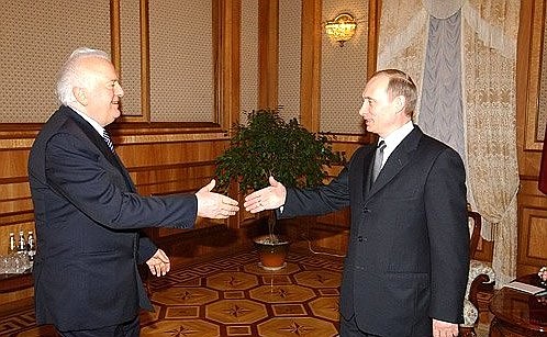 President Putin with Georgian President Eduard Shevardnadze.