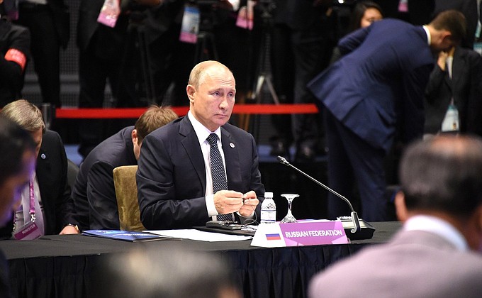 На пленарном заседании саммита Россия – Ассоциация государств Юго-Восточной Азии (АСЕАН).